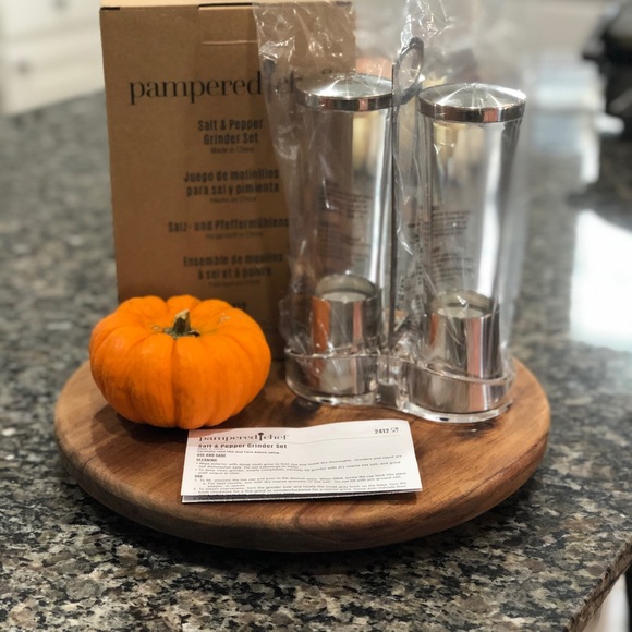 Pampered Chef Kitchen New Pampered Chef Salt Pepper Grinder Set Nib